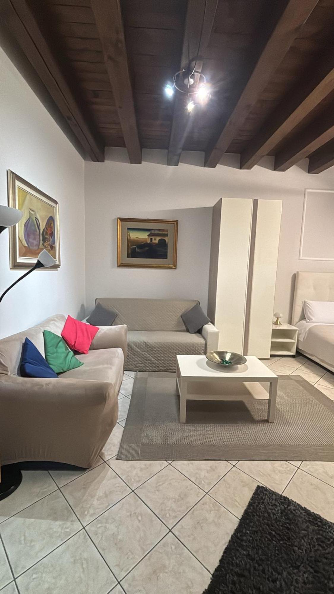 Monolocale In Piazza Isolo Apartamento *