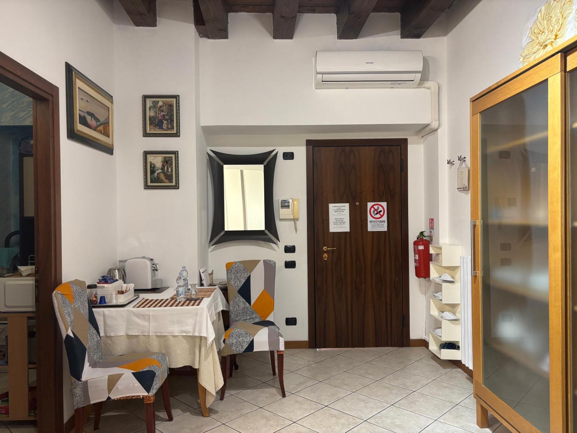 Apartamento Monolocale In Piazza Isolo Verona